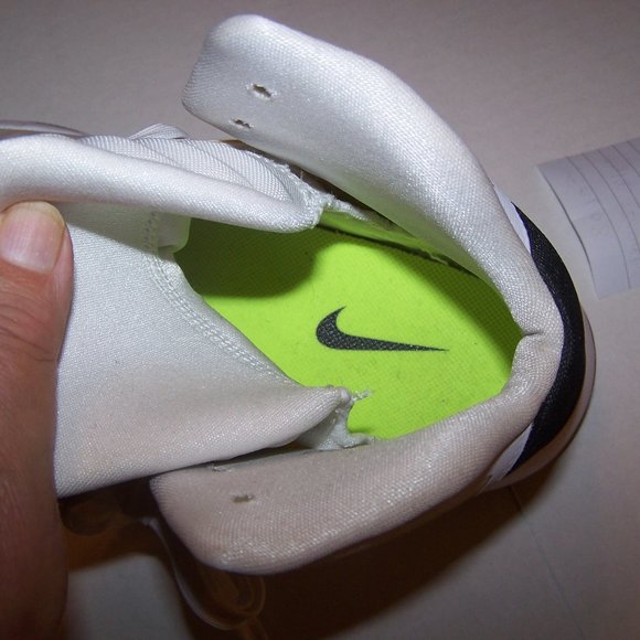 NIKE \